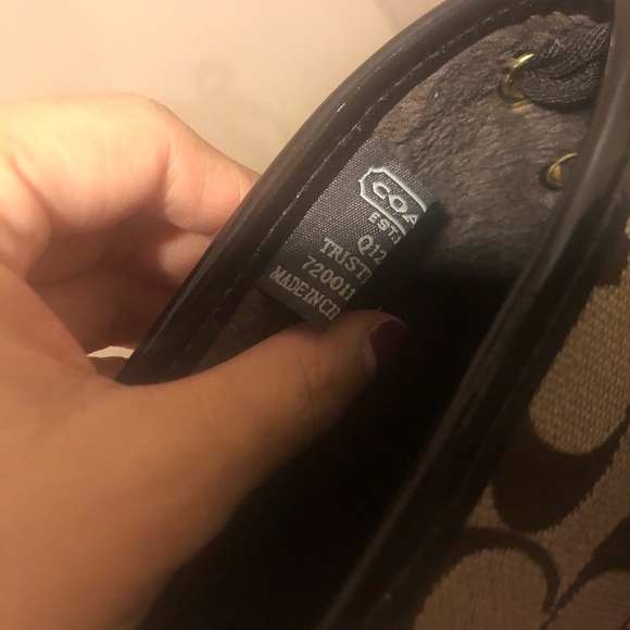 They are big on me . - Picture 3 of 6